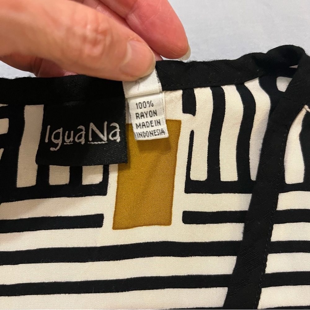 Iguana Stylish Shift Dress Black, Gold and White Geometric Design. Large.‎ - Picture 5 of 10